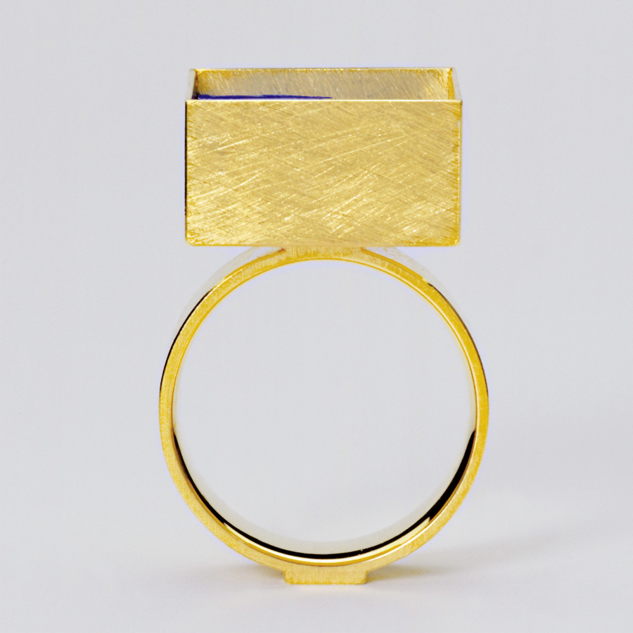 ring  gold 750  lapislazuli  21x18,5  mm